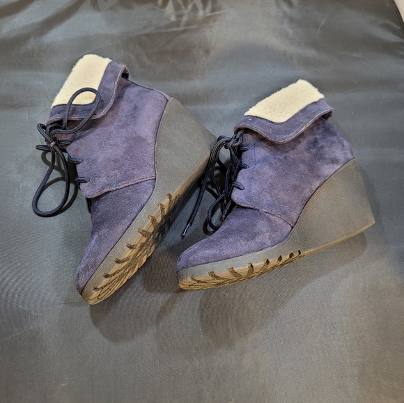 NAUTICA SUEDE WEDGE FAUX FUR INSOLE WOMENS LACE UP BOOTIE - Picture 5 of 15